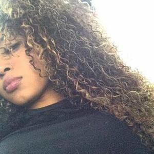 Meet your Posher, Desiree